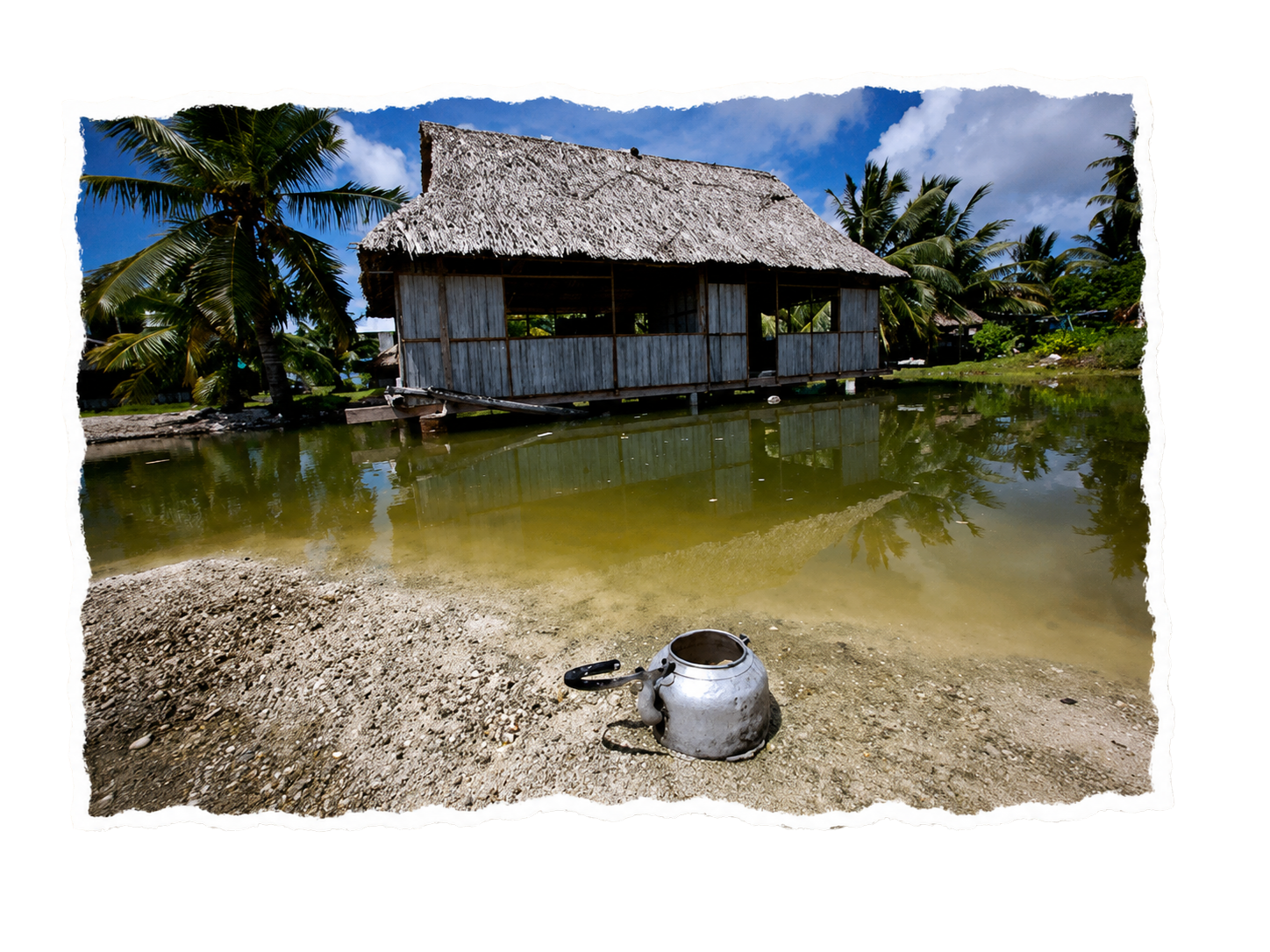 Kiribati — atolls à un ou deux mètres au-dessus de la mer
